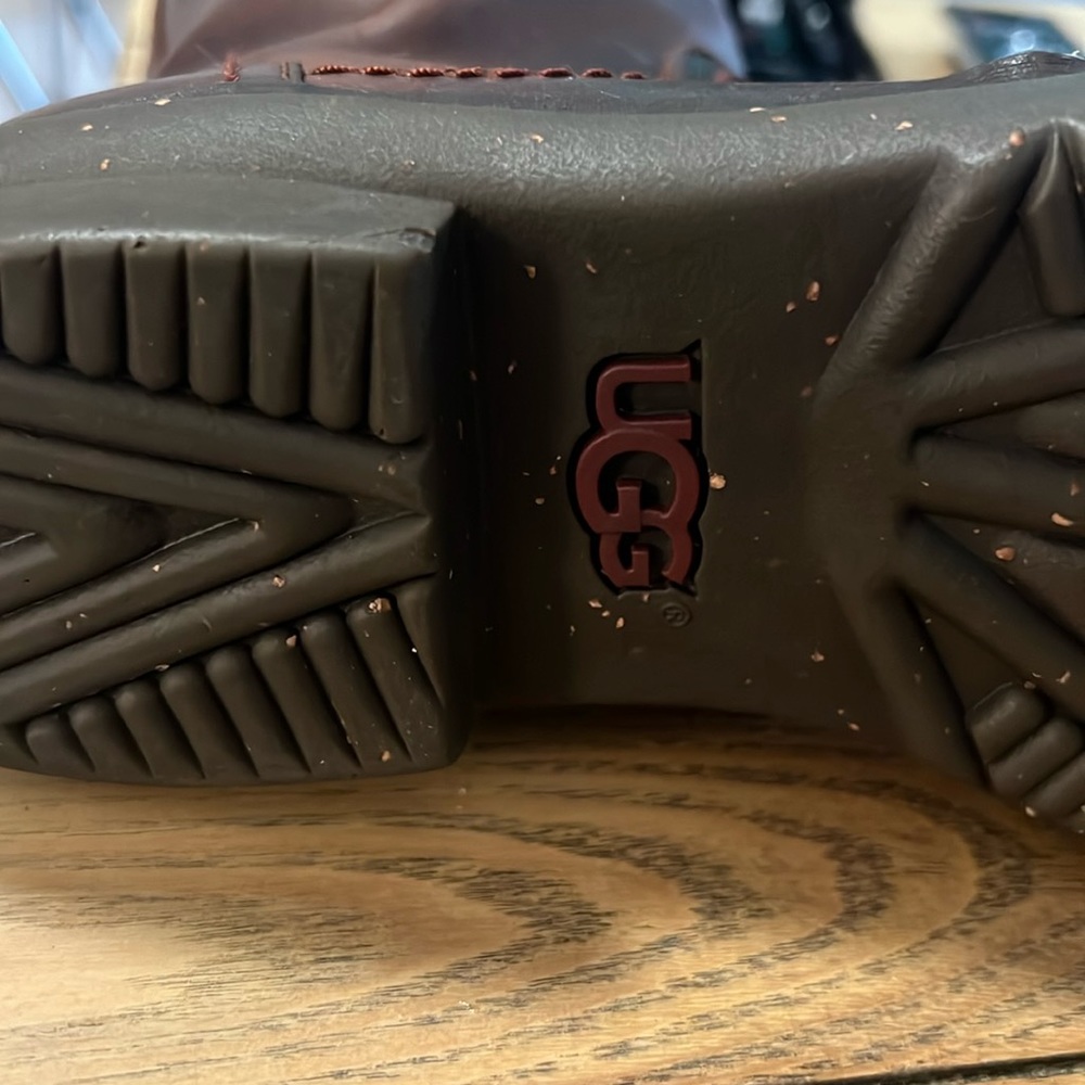 Ugg Elsa Tall boot size 10 - Picture 10 of 10